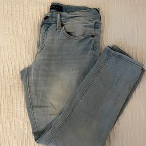 Aeropostale Men's Light Wash Skinny Jeans Size 27/28